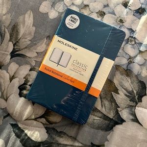 NEW Barnes and Noble Hard Cover Journal